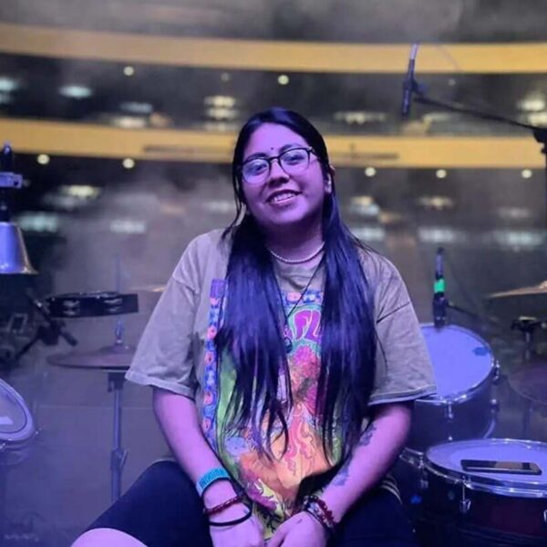 Itzel-Calderon-bateria-perfil