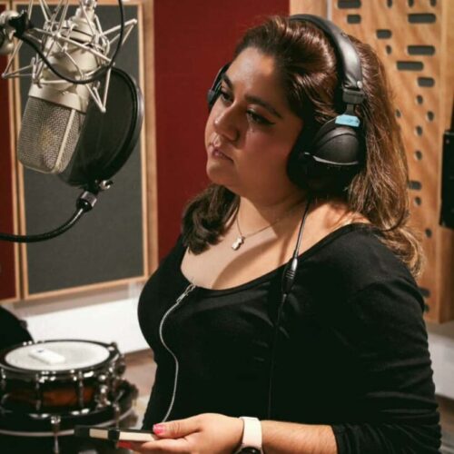 Berenice-Peña-canto-perfil