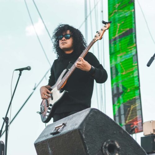 Francisco-Guzman-bajo-guitarra-acustica-guitarra-electrica-perfil
