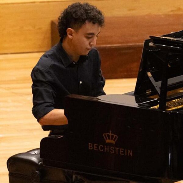 Manuel-Blancas-Pereyra-piano-perfil