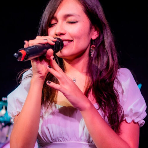 Angie-Solorio-Canto-Perfil