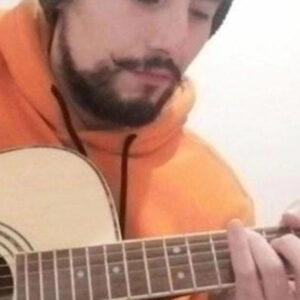 Rodolfo-Garcia-Piano-Guitarra-Electrica-Perfil